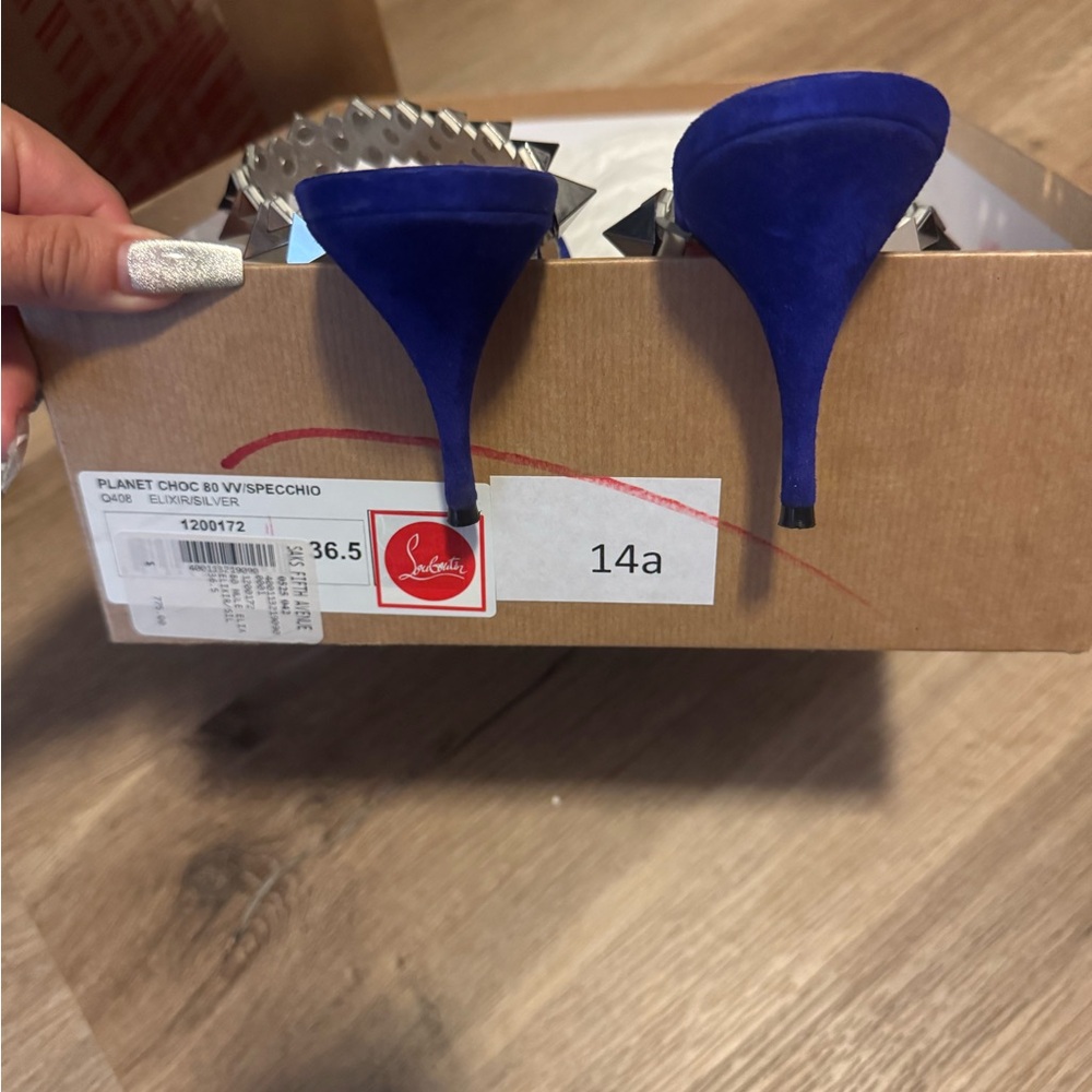 CHRISTIAN LOUBOUTIN
Planet Choc 80In Elixir/silver - Picture 13 of 13